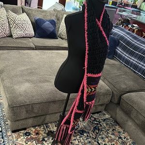 Collection Eighteen scarf